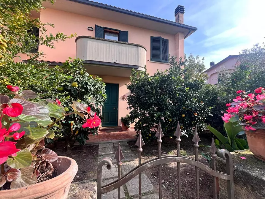 Immagine 44 di Appartamento in vendita  a Castellina Marittima