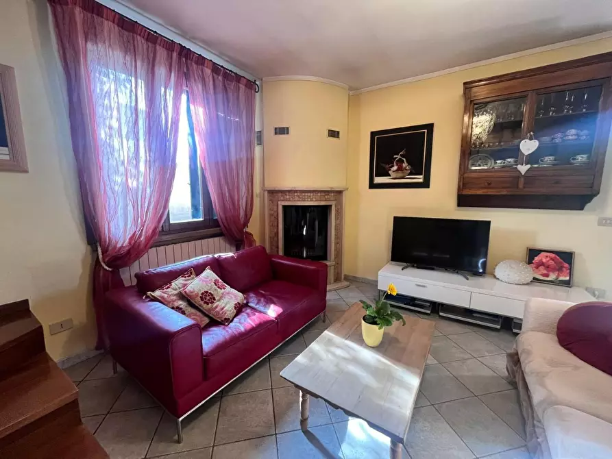 Immagine 1 di Appartamento in vendita  a Castellina Marittima