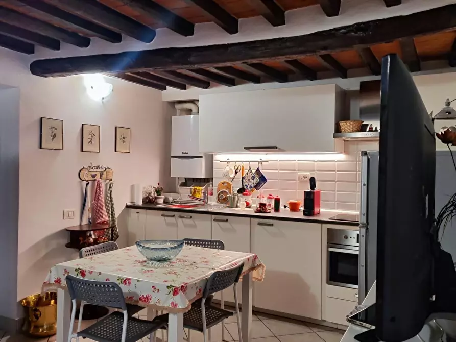 Immagine 10 di Appartamento in vendita  a Carrara