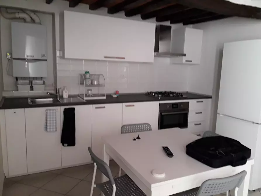 Immagine 3 di Appartamento in vendita  a Carrara