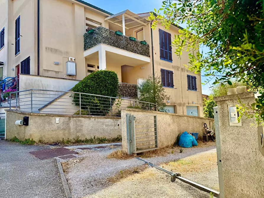 Immagine 2 di Appartamento in vendita  a Santa Maria A Monte