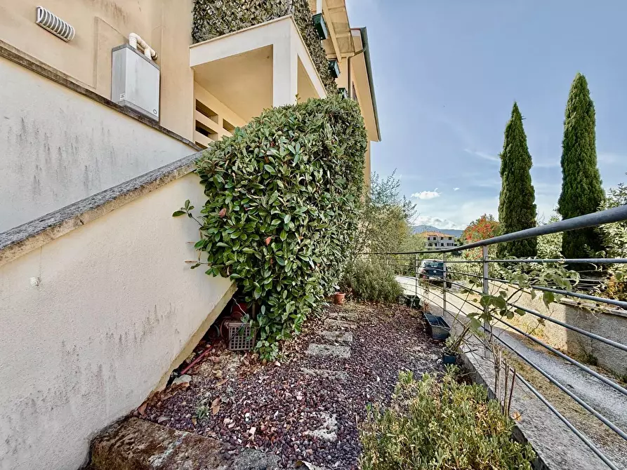 Immagine 25 di Appartamento in vendita  a Santa Maria A Monte