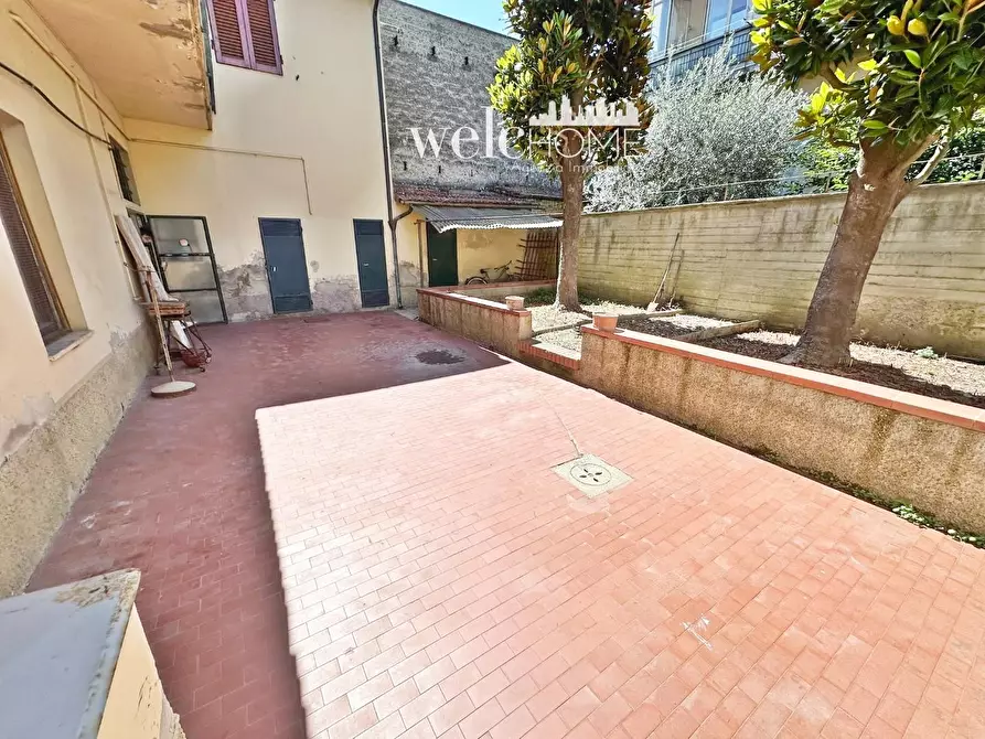 Immagine 29 di Terratetto in vendita  a Campi Bisenzio