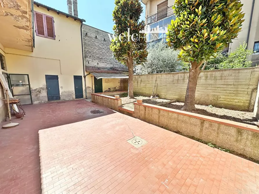 Immagine 30 di Terratetto in vendita  a Campi Bisenzio