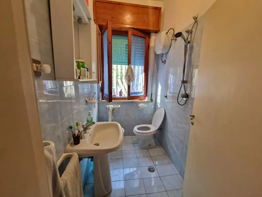 Immagine 9 di Casa quadrifamiliare in vendita  a Rosignano Marittimo