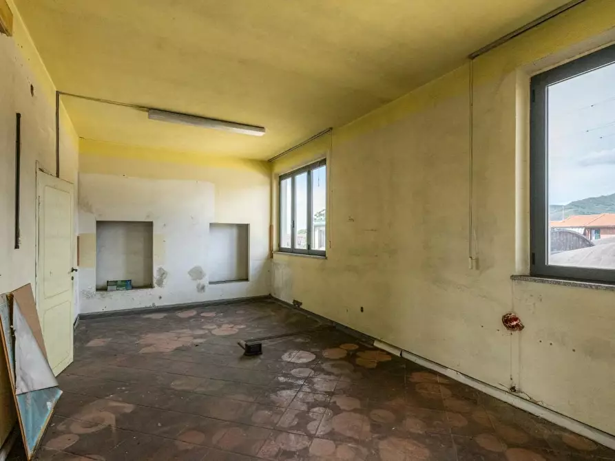 Immagine 25 di Capannone industriale in vendita  a Bientina