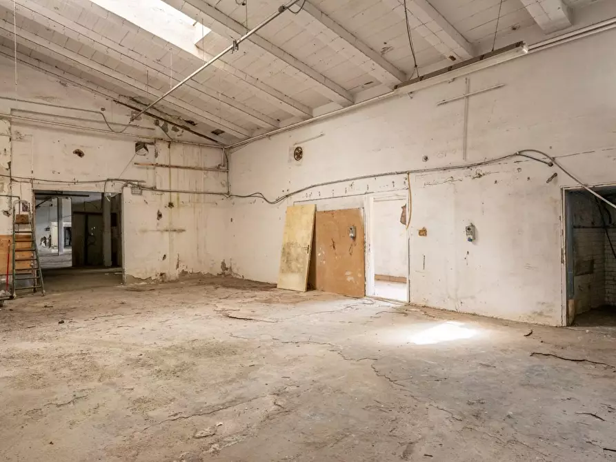 Immagine 40 di Capannone industriale in vendita  a Bientina