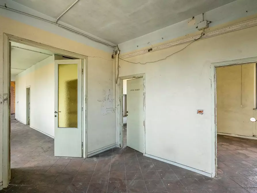 Immagine 24 di Capannone industriale in vendita  a Bientina