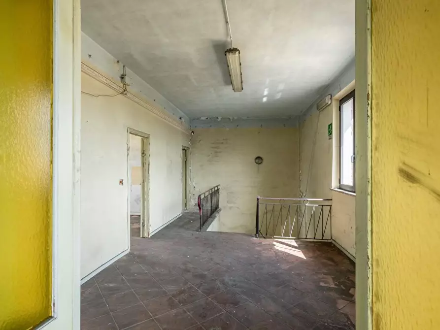 Immagine 36 di Capannone industriale in vendita  a Bientina