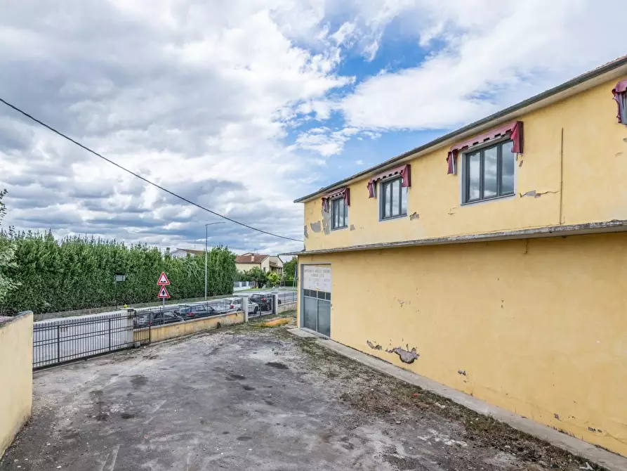 Immagine 49 di Capannone industriale in vendita  a Bientina