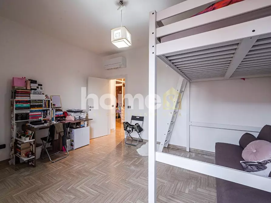 Immagine 17 di Appartamento in vendita  a Modena