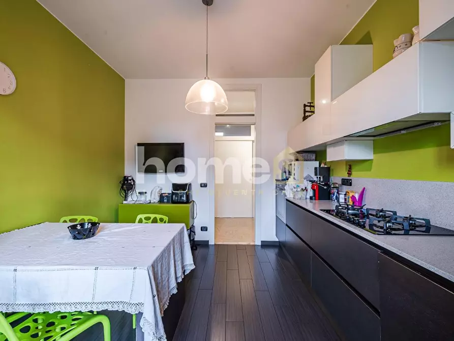 Immagine 10 di Appartamento in vendita  a Modena