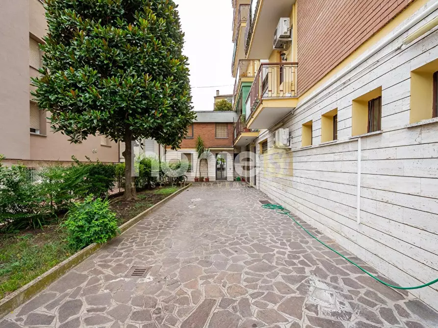 Immagine 29 di Appartamento in vendita  a Modena