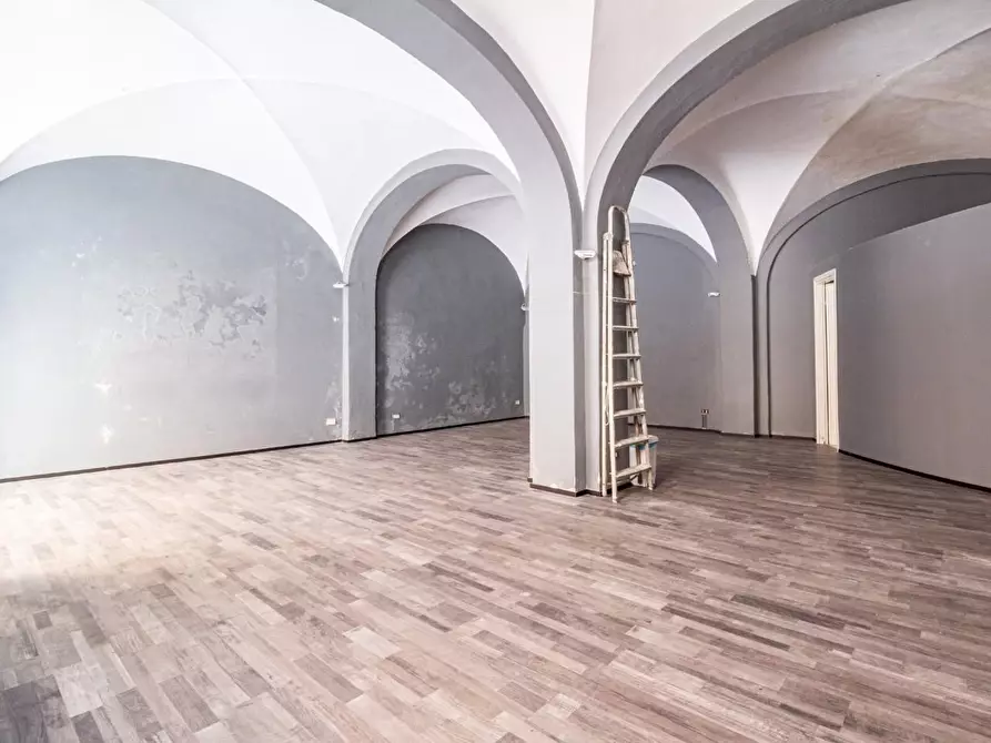 Immagine 6 di Locale commerciale in affitto  a Pisa