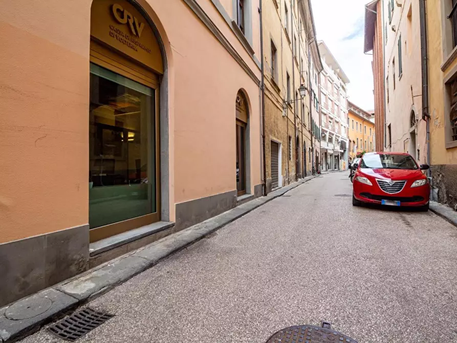 Immagine 10 di Locale commerciale in affitto  a Pisa