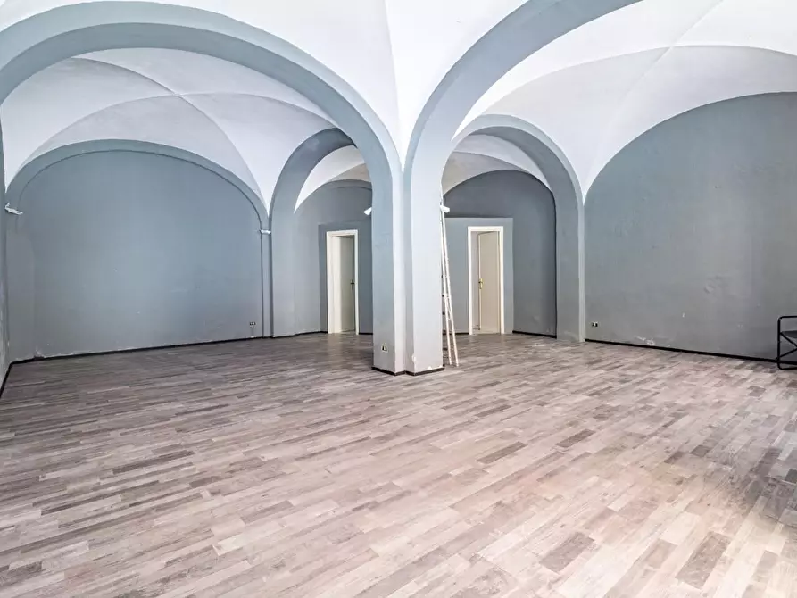 Immagine 2 di Locale commerciale in affitto  a Pisa