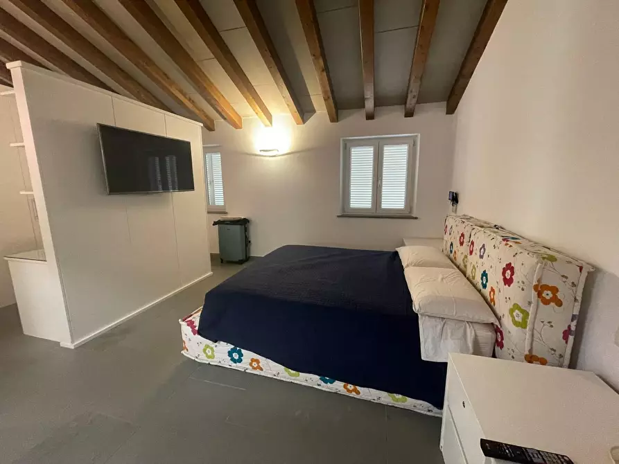 Immagine 10 di Casa semindipendente in vendita  a Castelnuovo Magra