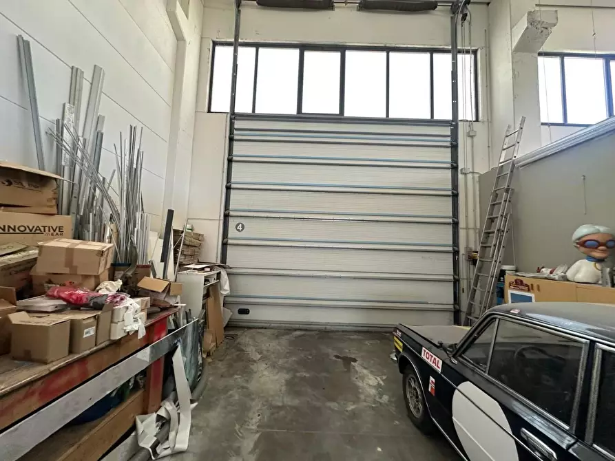 Immagine 7 di Attività artigianale in vendita  a Campiglia Marittima