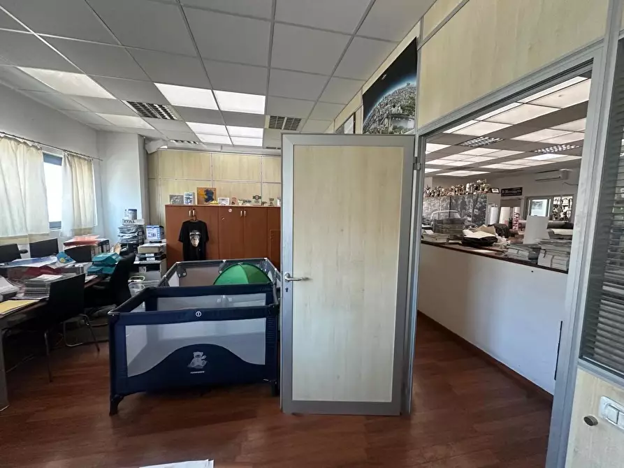 Immagine 13 di Attività artigianale in vendita  a Campiglia Marittima