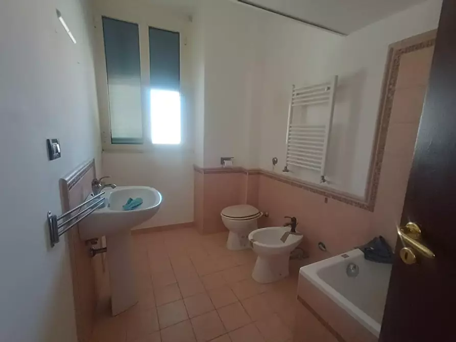 Immagine 15 di Appartamento in vendita  a Taranto