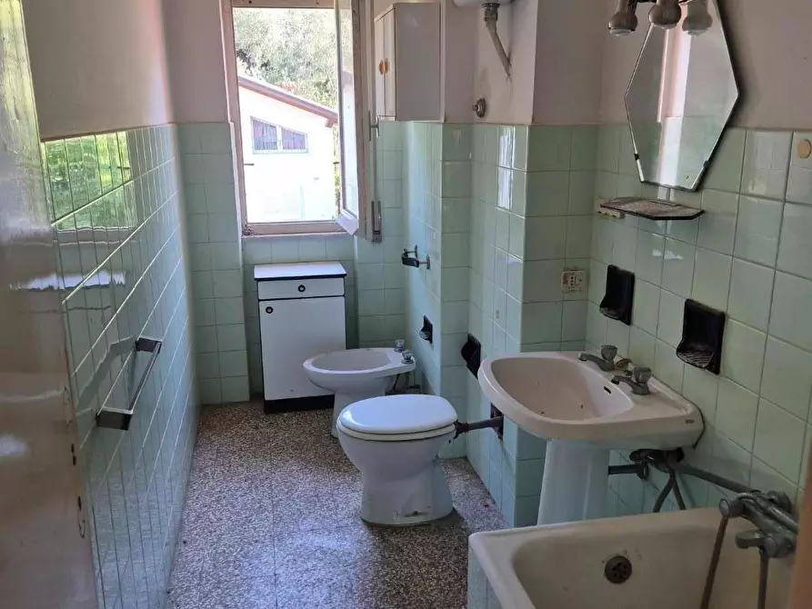 Immagine 12 di Appartamento in vendita  a Carrara