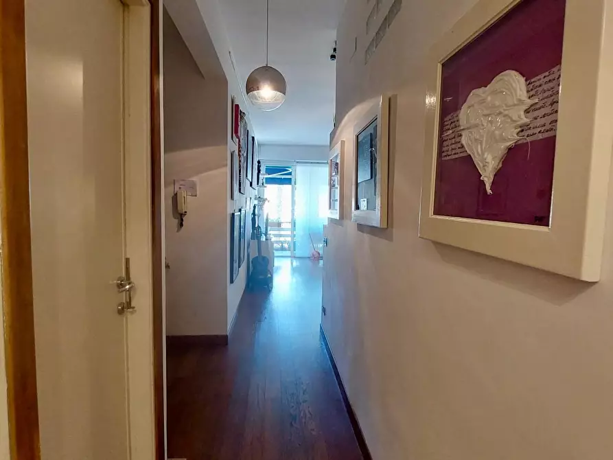 Immagine 19 di Appartamento in vendita  a Viareggio