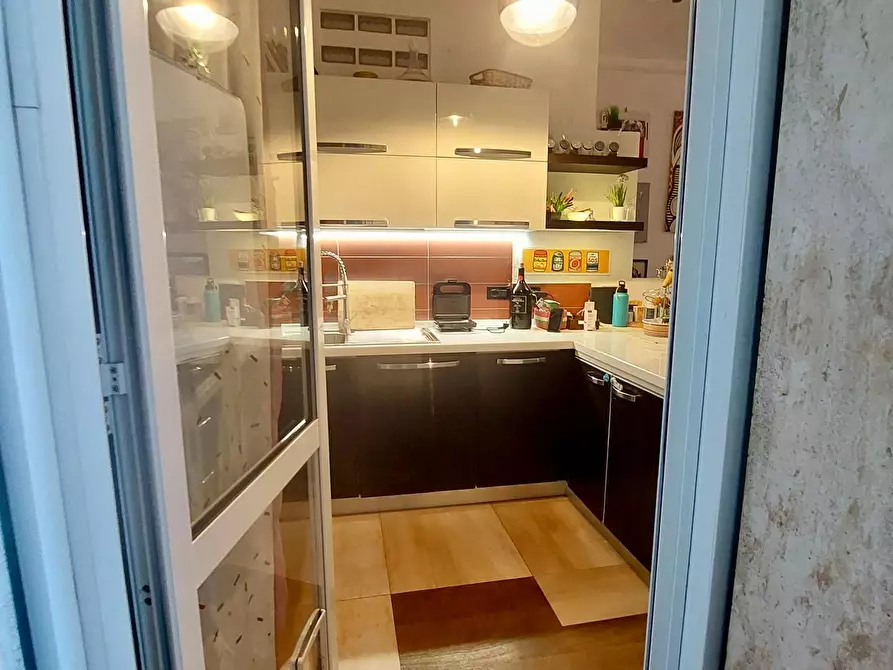 Immagine 8 di Appartamento in vendita  a Viareggio