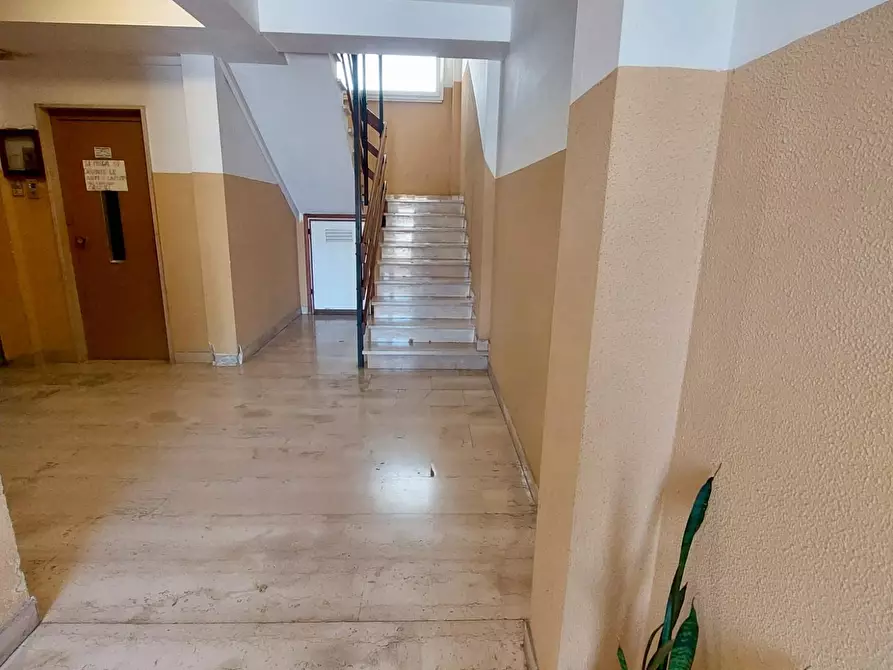 Immagine 24 di Appartamento in vendita  a Viareggio