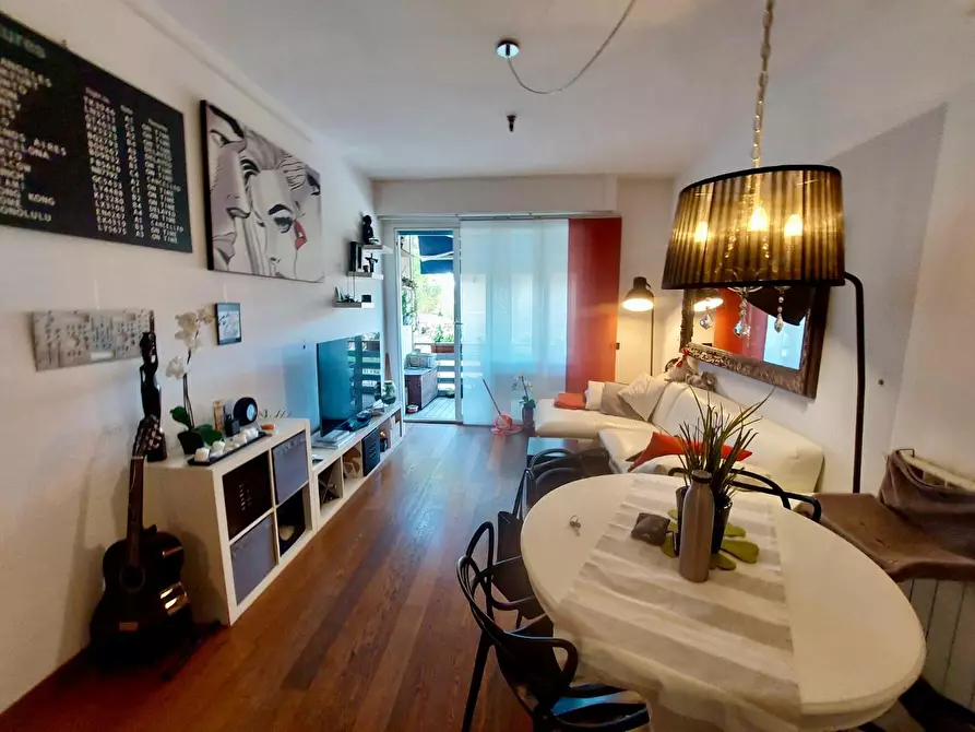 Immagine 1 di Appartamento in vendita  a Viareggio