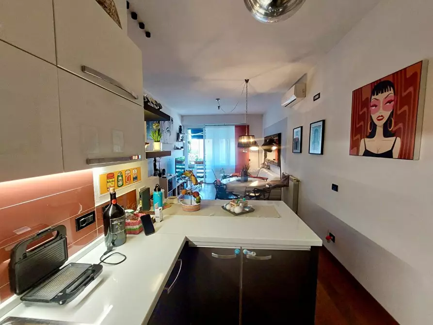 Immagine 3 di Appartamento in vendita  a Viareggio