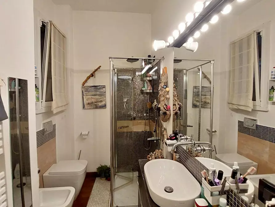 Immagine 14 di Appartamento in vendita  a Viareggio