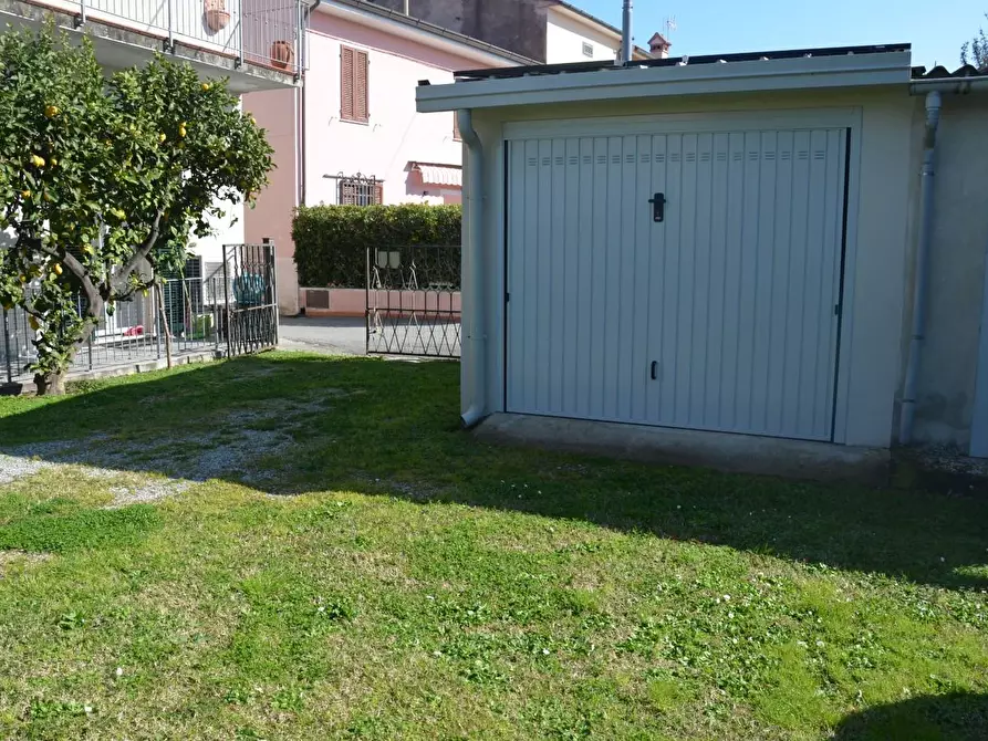 Immagine 12 di Casa bifamiliare in vendita  a Vecchiano