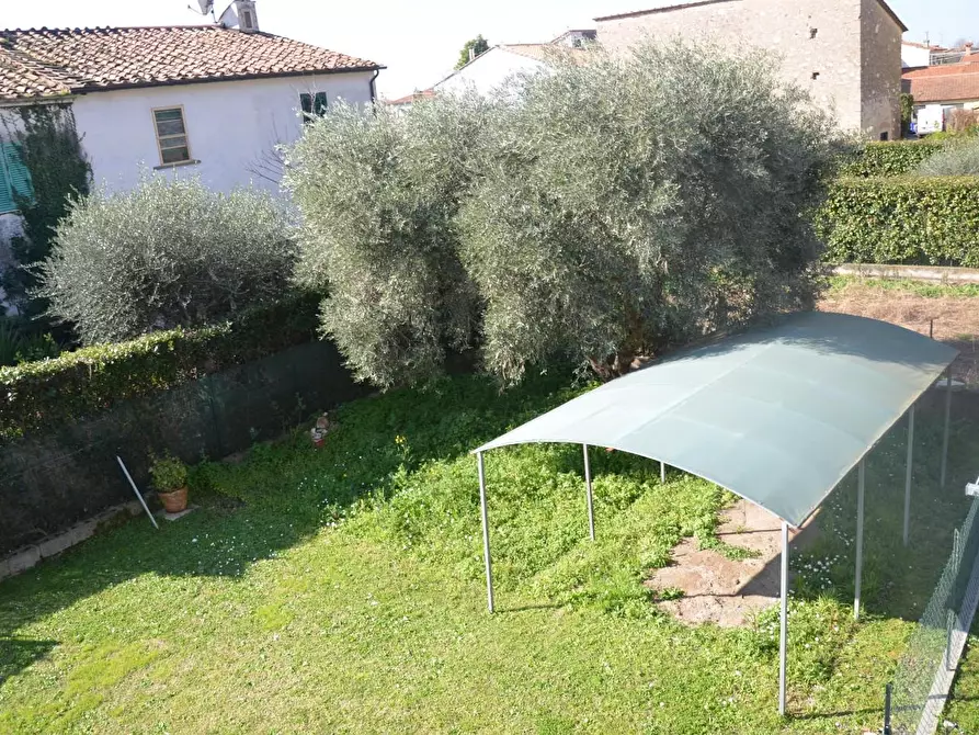 Immagine 9 di Casa bifamiliare in vendita  a Vecchiano