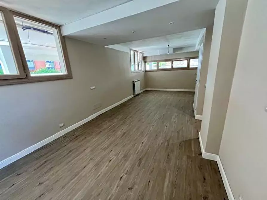 Immagine 14 di Appartamento in vendita  a Pisa