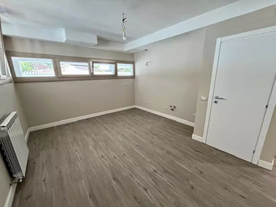 Immagine 9 di Appartamento in vendita  a Pisa