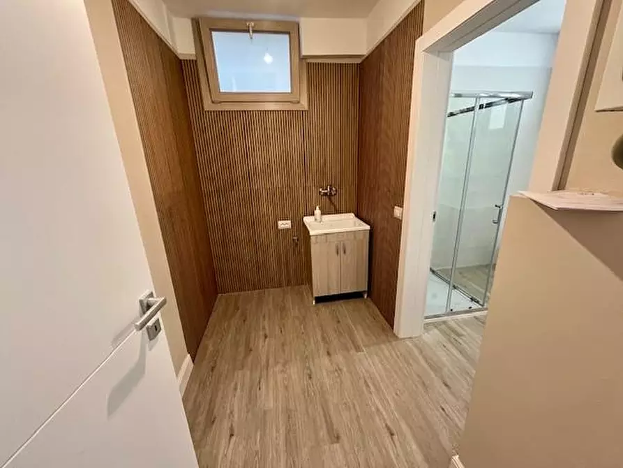 Immagine 12 di Appartamento in vendita  a Pisa