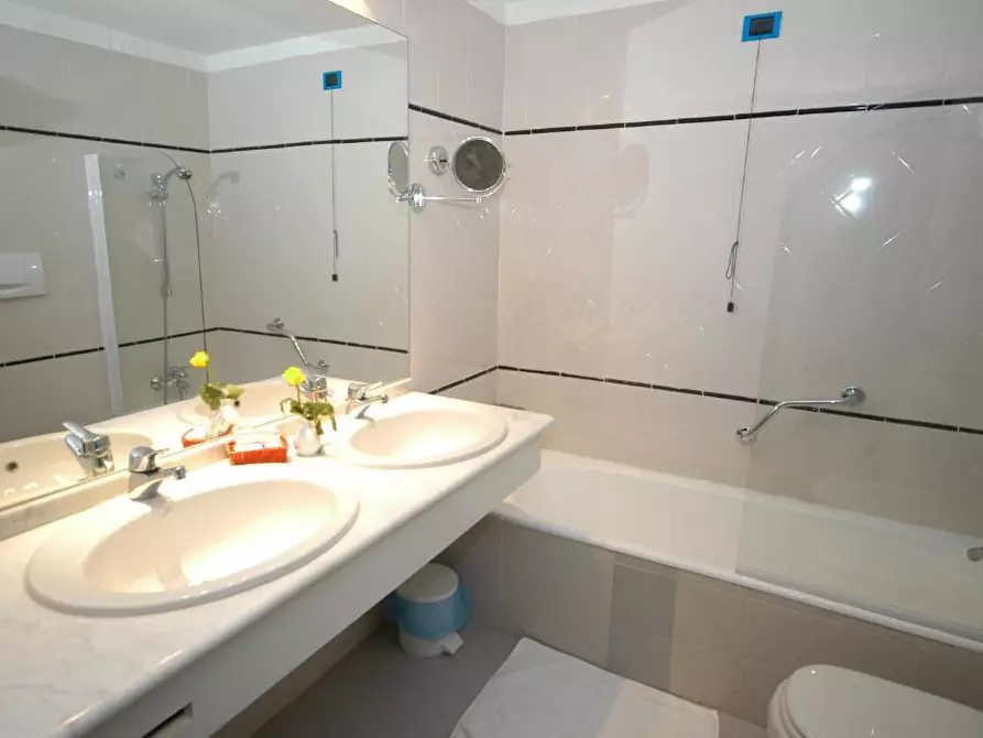 Immagine 5 di Albergo/B&B/Residence in vendita  a Bardonecchia