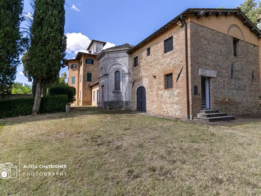 Immagine 3 di Porzione di casa in vendita  a Siena