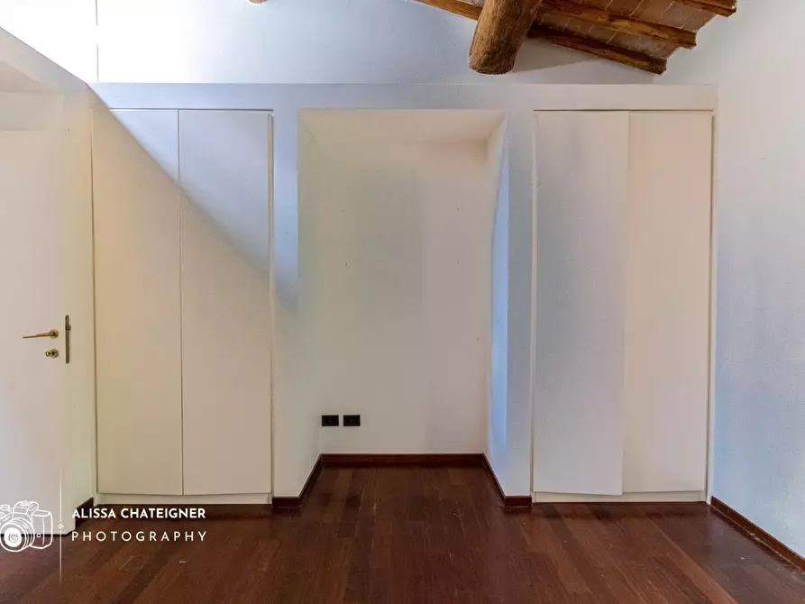 Immagine 30 di Porzione di casa in vendita  a Siena