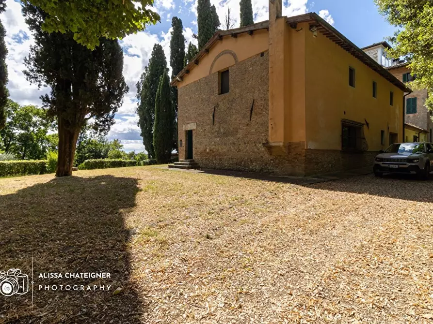 Immagine 2 di Porzione di casa in vendita  a Siena