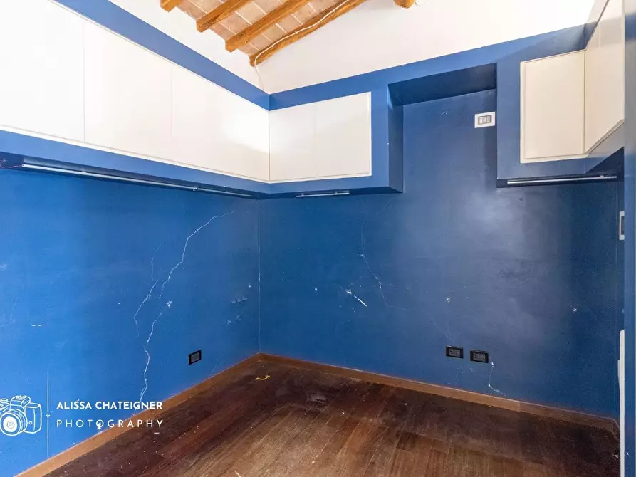 Immagine 21 di Porzione di casa in vendita  a Siena