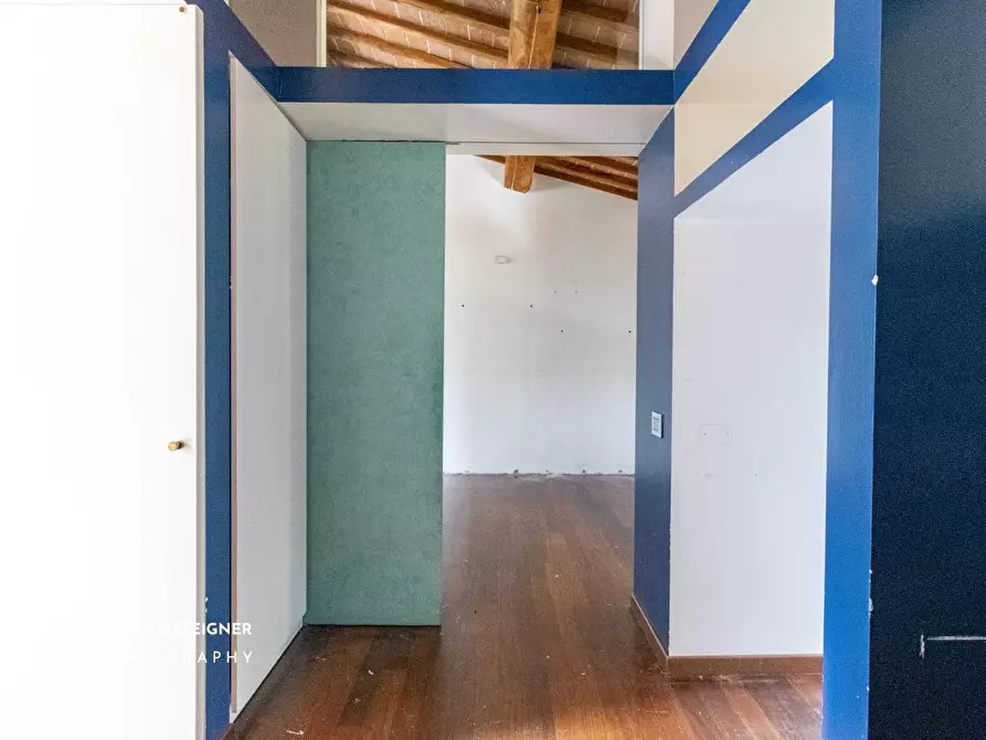 Immagine 22 di Porzione di casa in vendita  a Siena