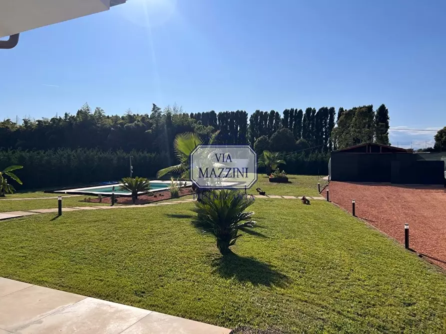 Immagine 10 di Villa in vendita  a Pietrasanta