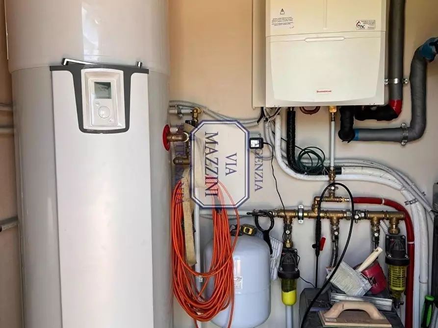 Immagine 26 di Villa in vendita  a Pietrasanta