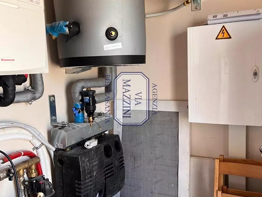 Immagine 28 di Villa in vendita  a Pietrasanta