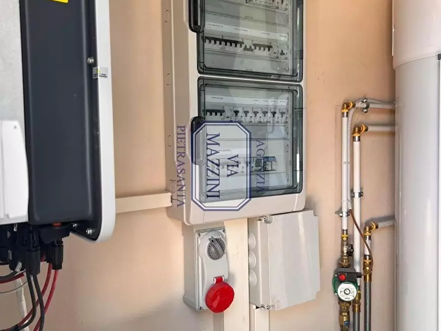 Immagine 24 di Villa in vendita  a Pietrasanta