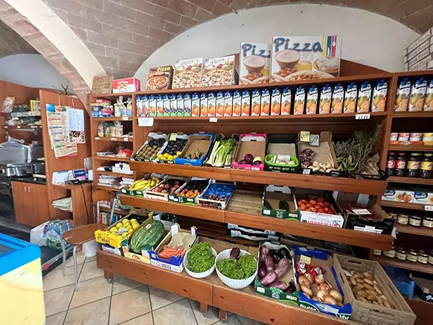 Immagine 2 di Alimentari in vendita  a Colle Di Val D'elsa