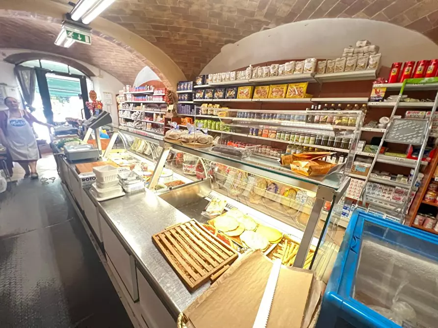 Immagine 17 di Alimentari in vendita  a Colle Di Val D'elsa