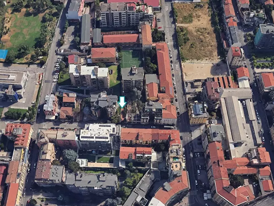 Immagine 3 di Garage in vendita  a Milano