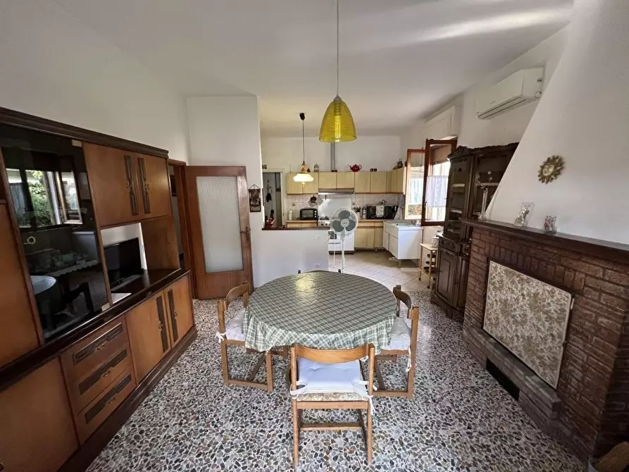 Immagine 11 di Villa in vendita  a Cecina